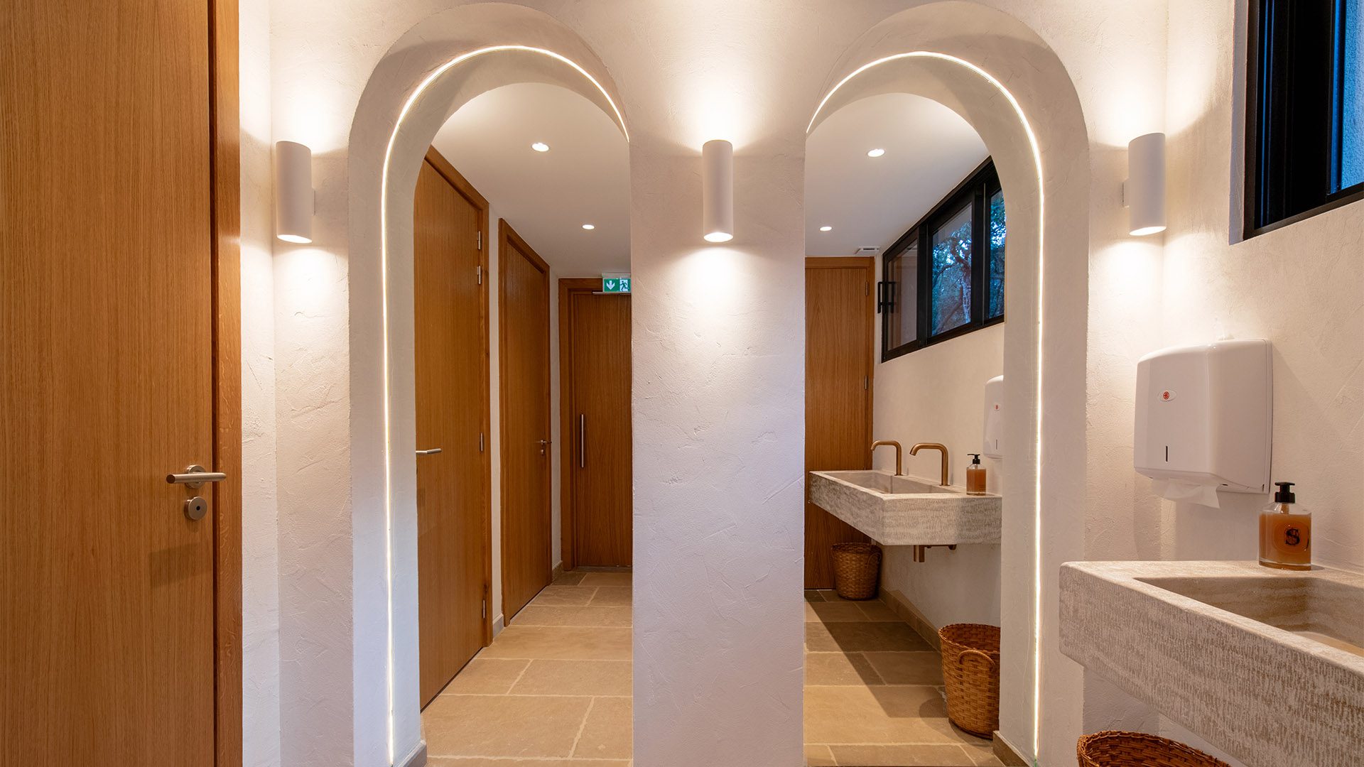 Construction, permis de construction, mission d'architecture pour Bâtisse Tropez à Gassin - Image 7