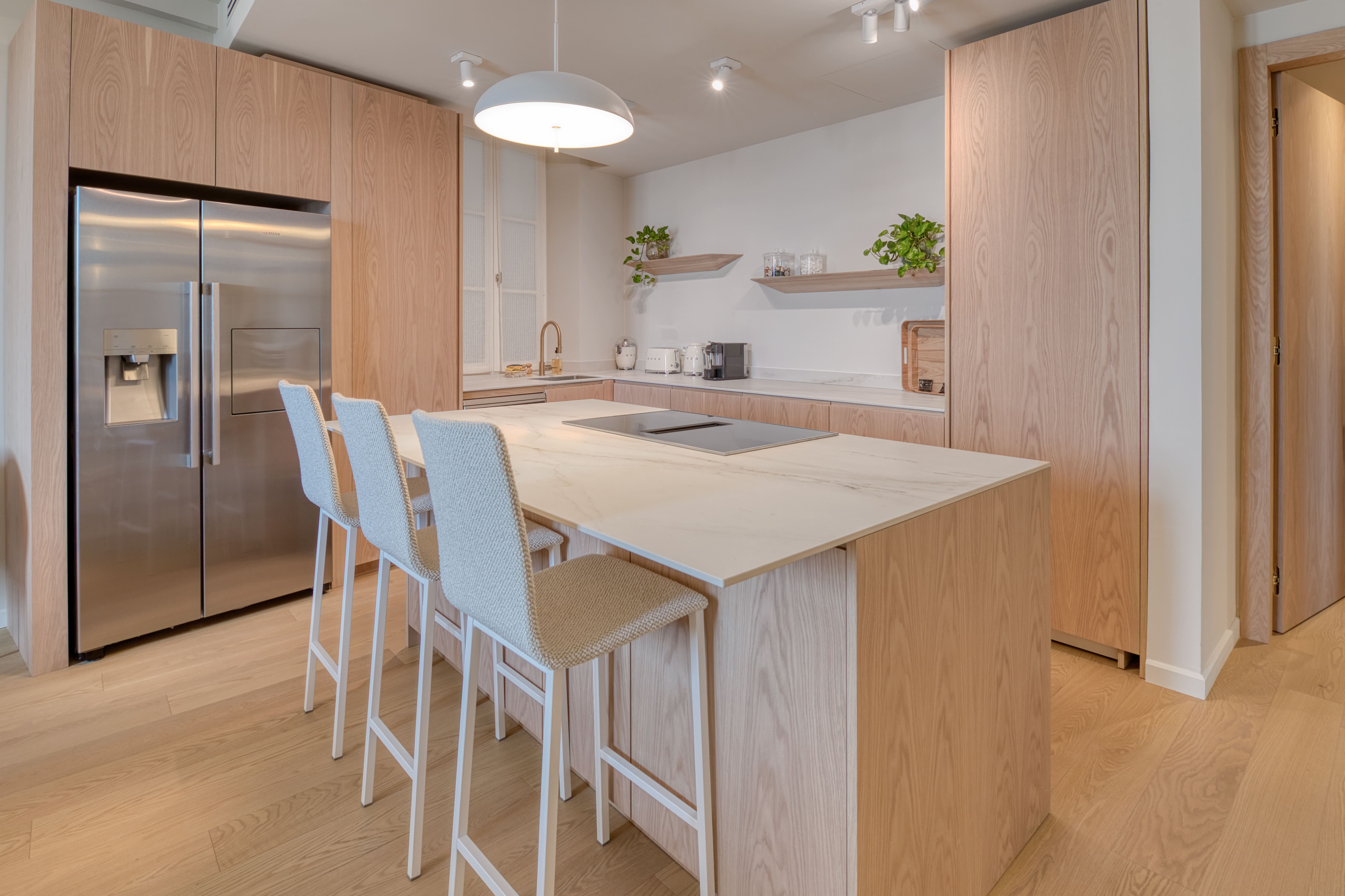 Photo de détails architecturaux beige de réalisation 2 - Agence Boris Folli - Architecture des Caps