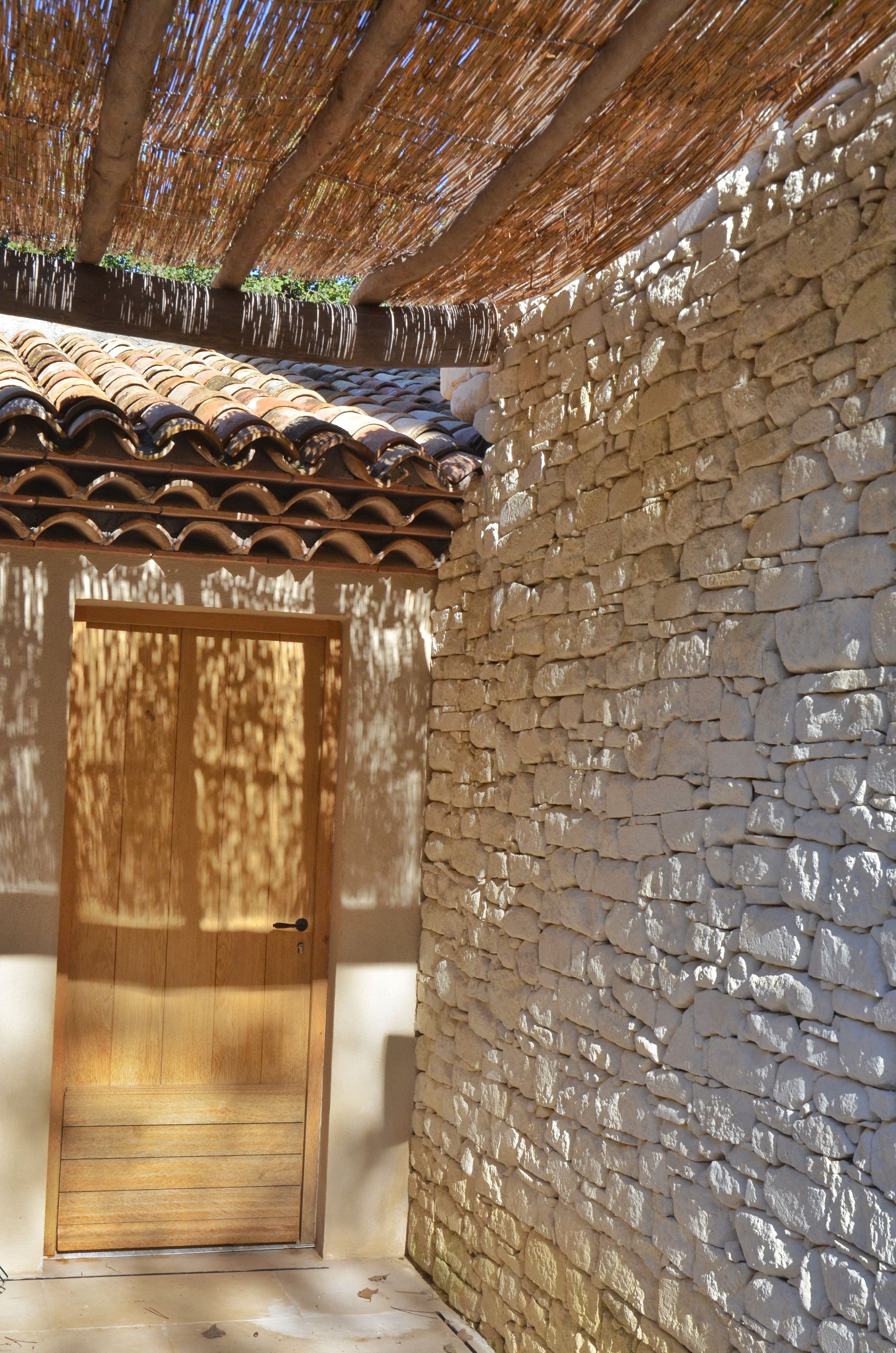 Photo de détails architecturaux beige de réalisation 3 - Agence Boris Folli - Architecture des Caps