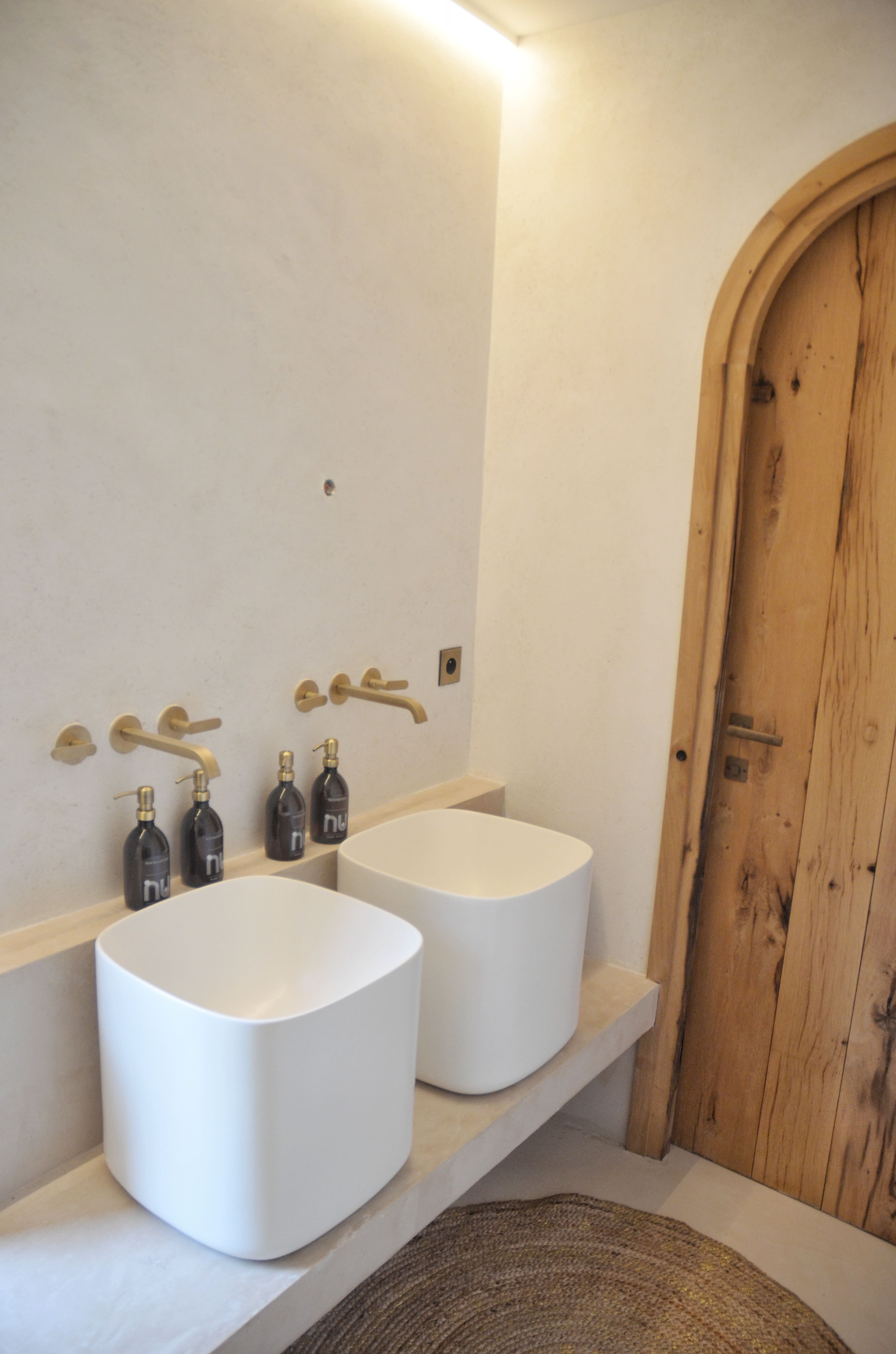 Photo de détails architecturaux blanc de réalisation 10 - Agence Boris Folli - Architecture des Caps