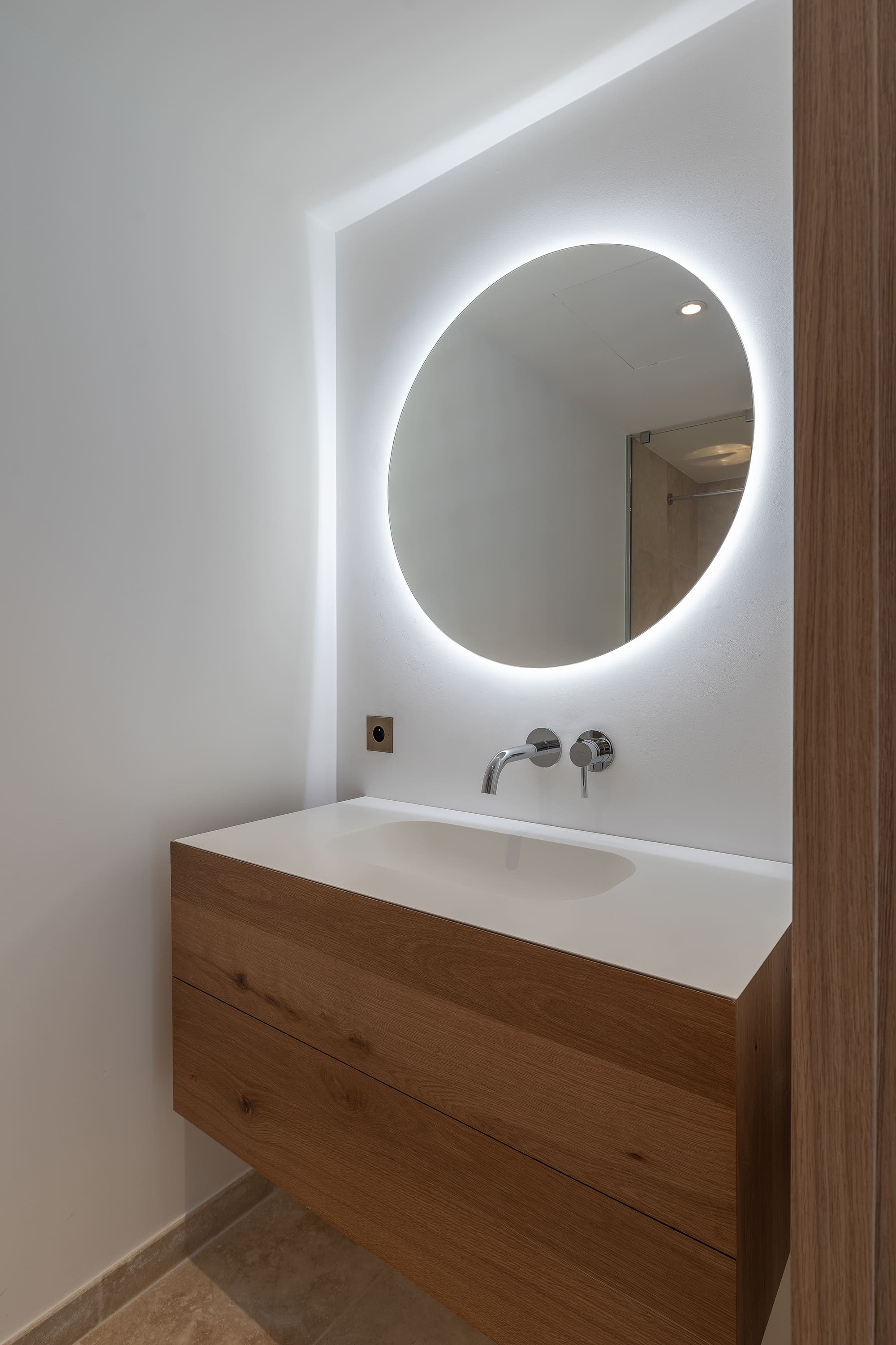 Photo de détails architecturaux blanc de réalisation 7 - Agence Boris Folli - Architecture des Caps