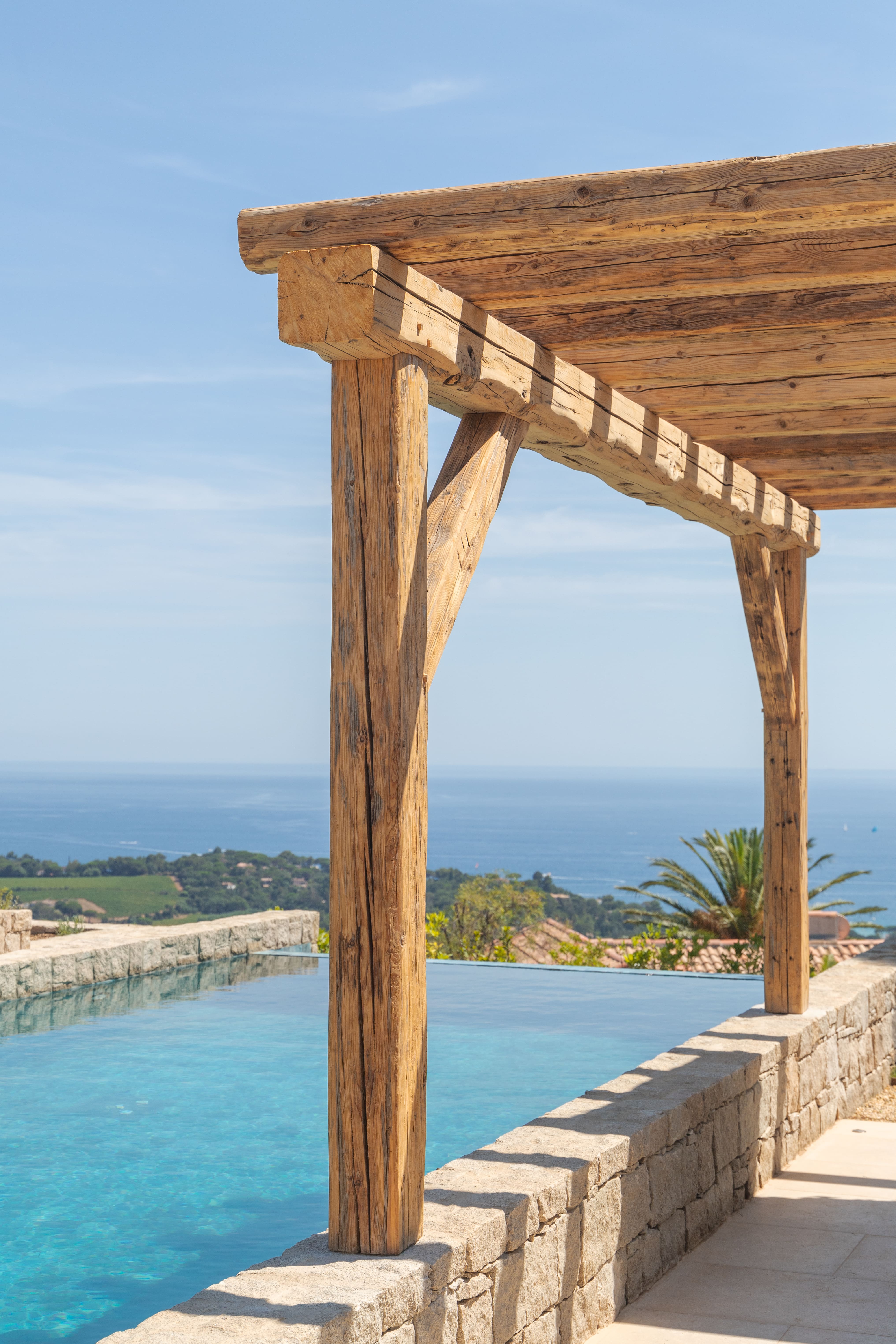 Photo de détails architecturaux bleu de réalisation 15 - Agence Boris Folli - Architecture des Caps