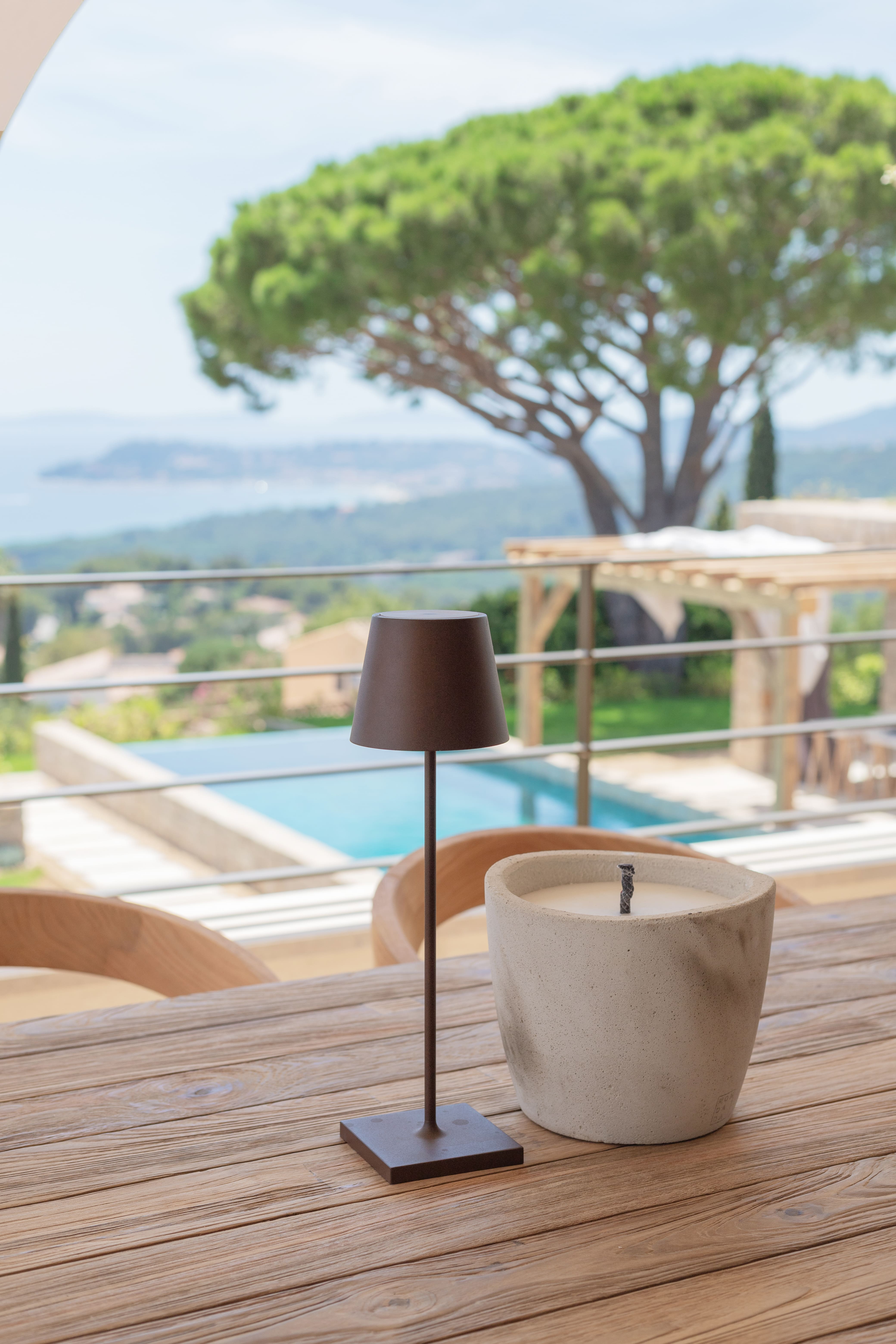 Photo de détails architecturaux bleu de réalisation 16 - Agence Boris Folli - Architecture des Caps