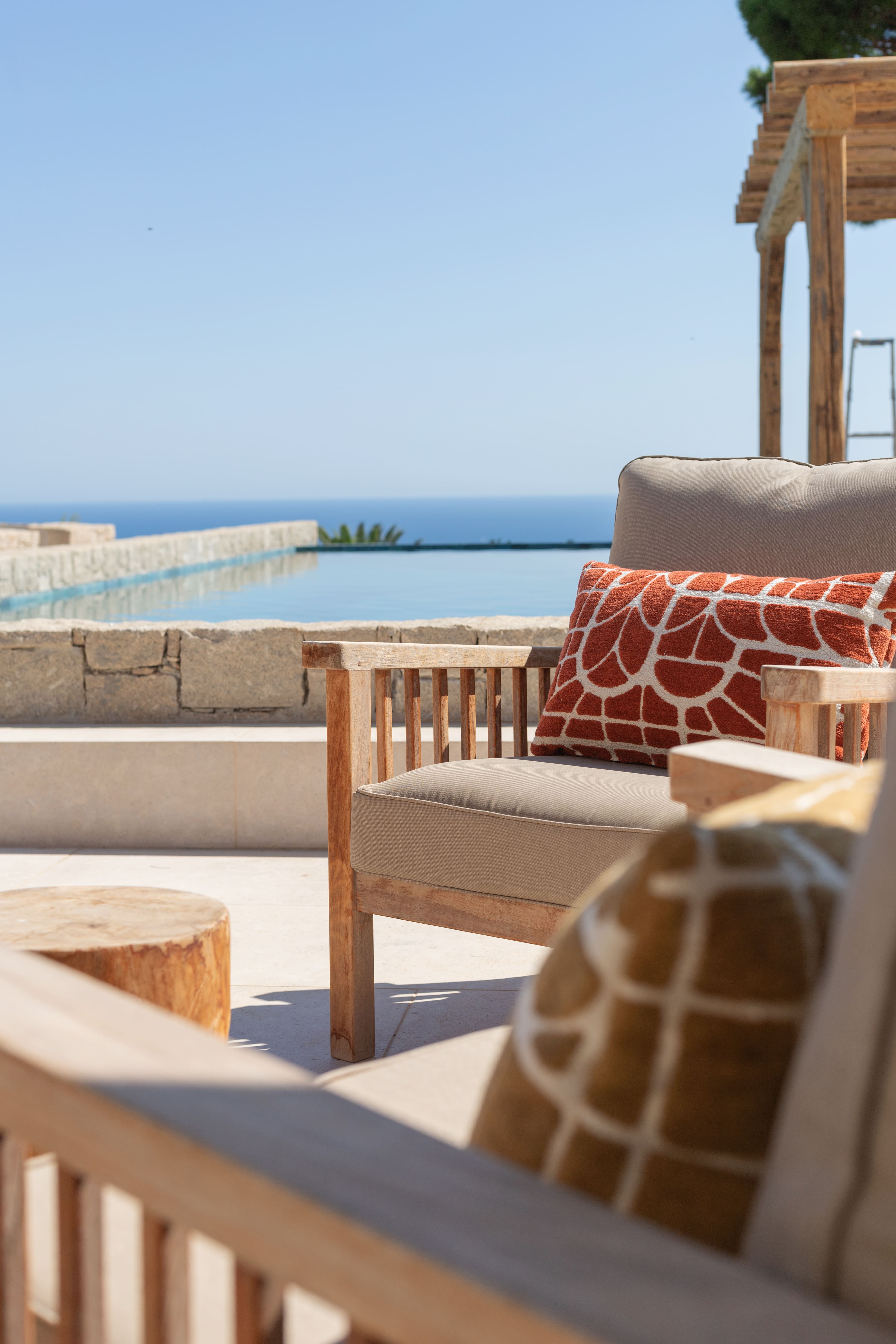 Photo de détails architecturaux bleu de réalisation 18 - Agence Boris Folli - Architecture des Caps