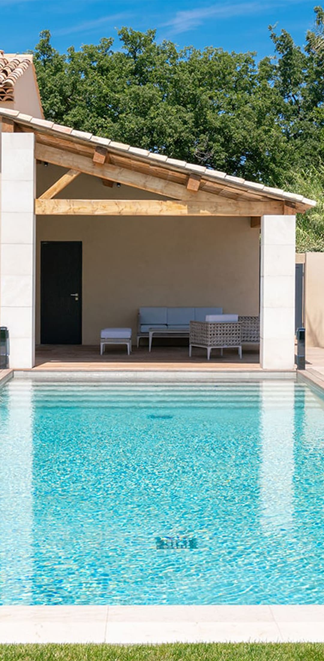 Photo de détails architecturaux bleu de réalisation 6 - Agence Boris Folli - Architecture des Caps