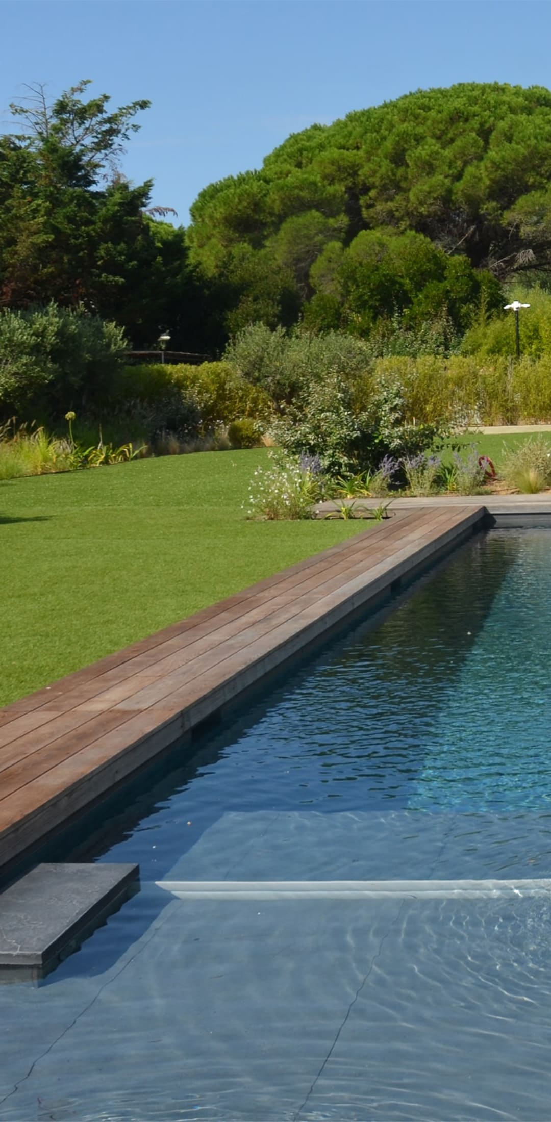 Photo de détails architecturaux bleu de réalisation 9 - Agence Boris Folli - Architecture des Caps