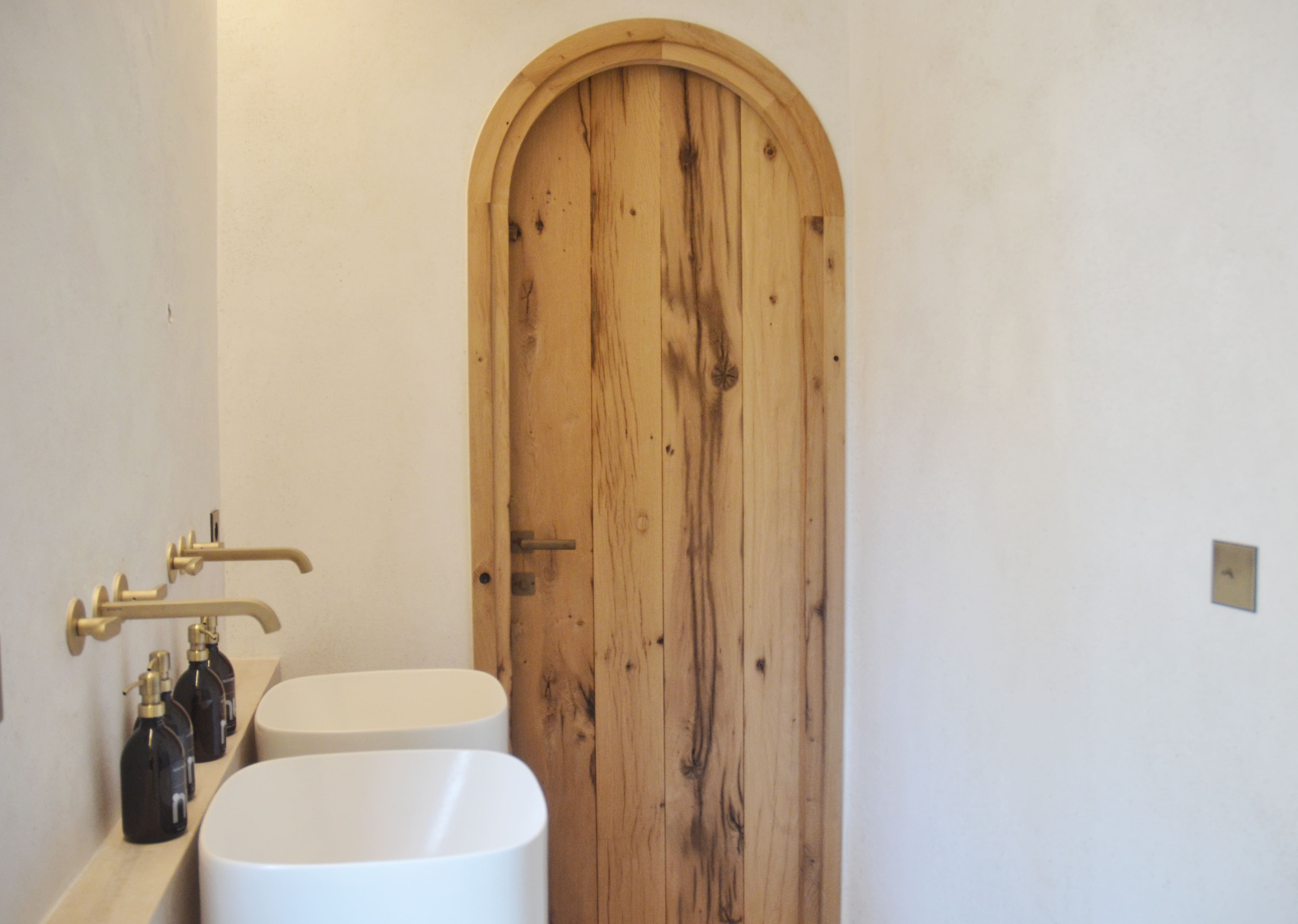 Photo de détails architecturaux marron de réalisation 28 - Agence Boris Folli - Architecture des Caps