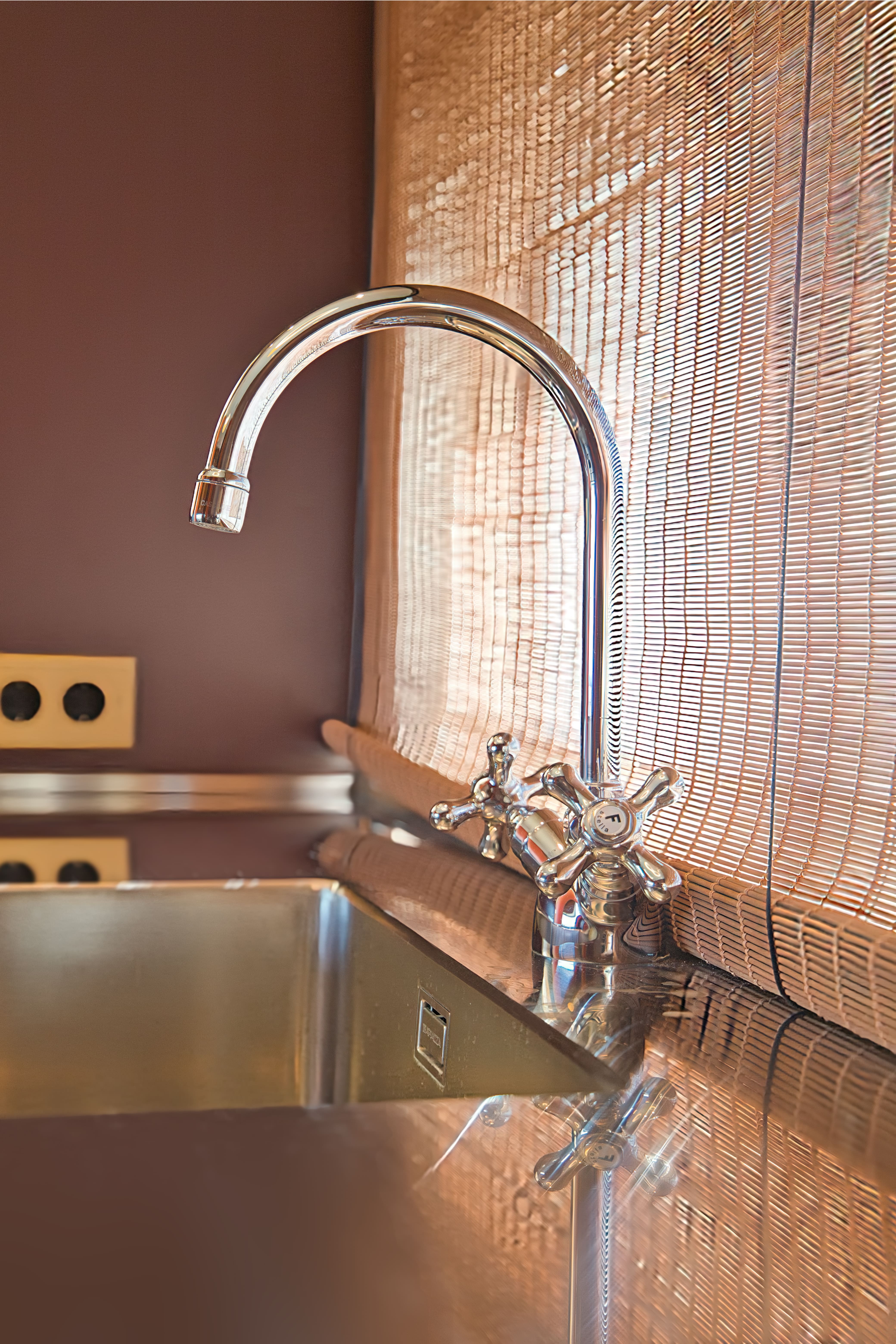 Photo de détails architecturaux marron de réalisation 6 - Agence Boris Folli - Architecture des Caps