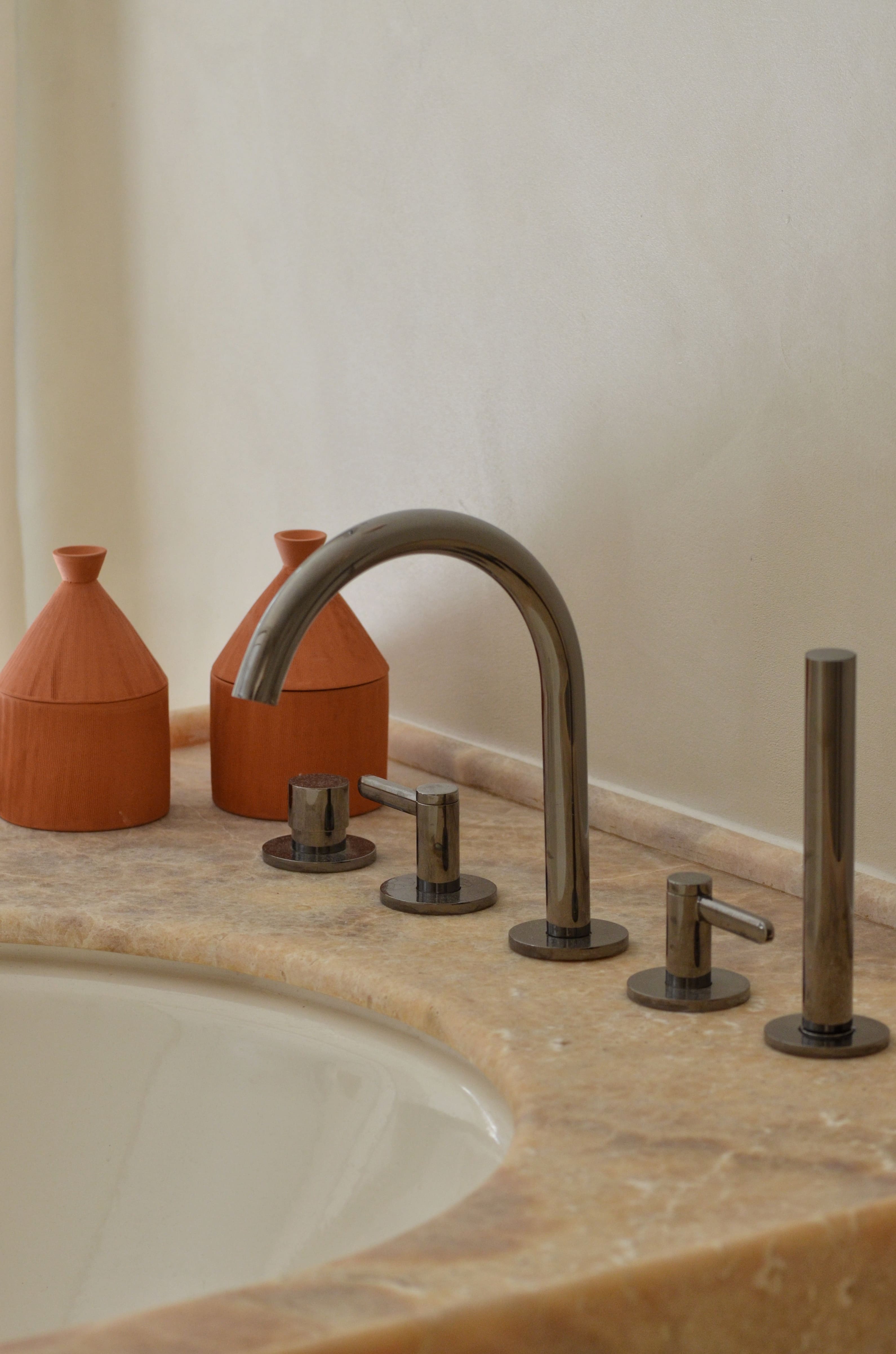 Photo de détails architecturaux noir de réalisation 8 - Agence Boris Folli - Architecture des Caps