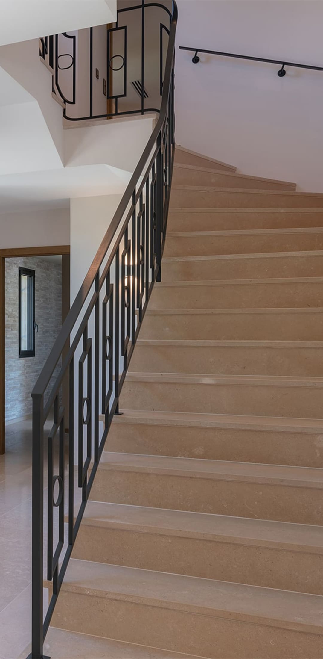 Photo de détails architecturaux noir de réalisation 8 - Agence Boris Folli - Architecture des Caps