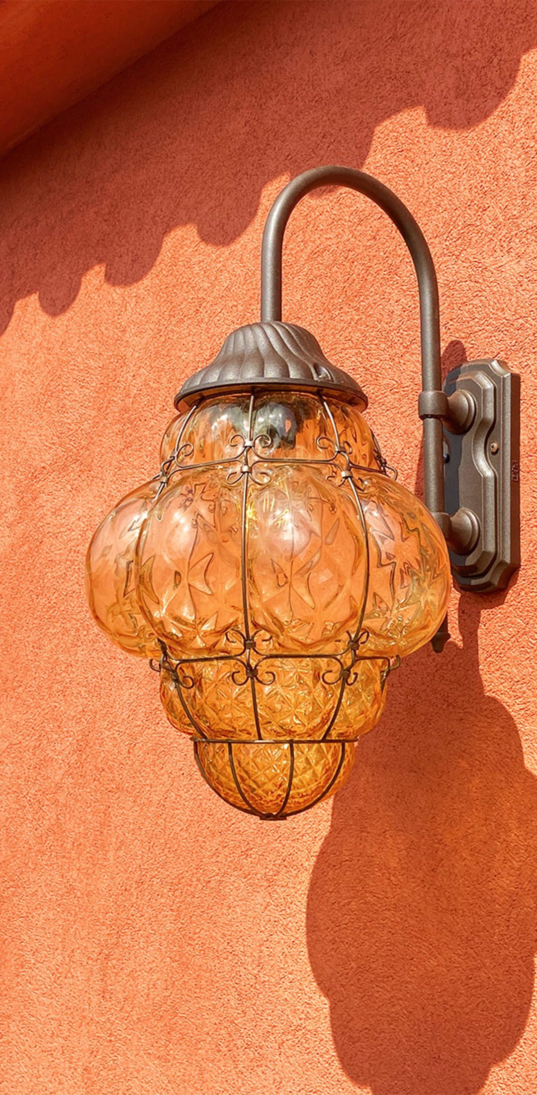 Photo de détails architecturaux rouge de réalisation 7 - Agence Boris Folli - Architecture des Caps