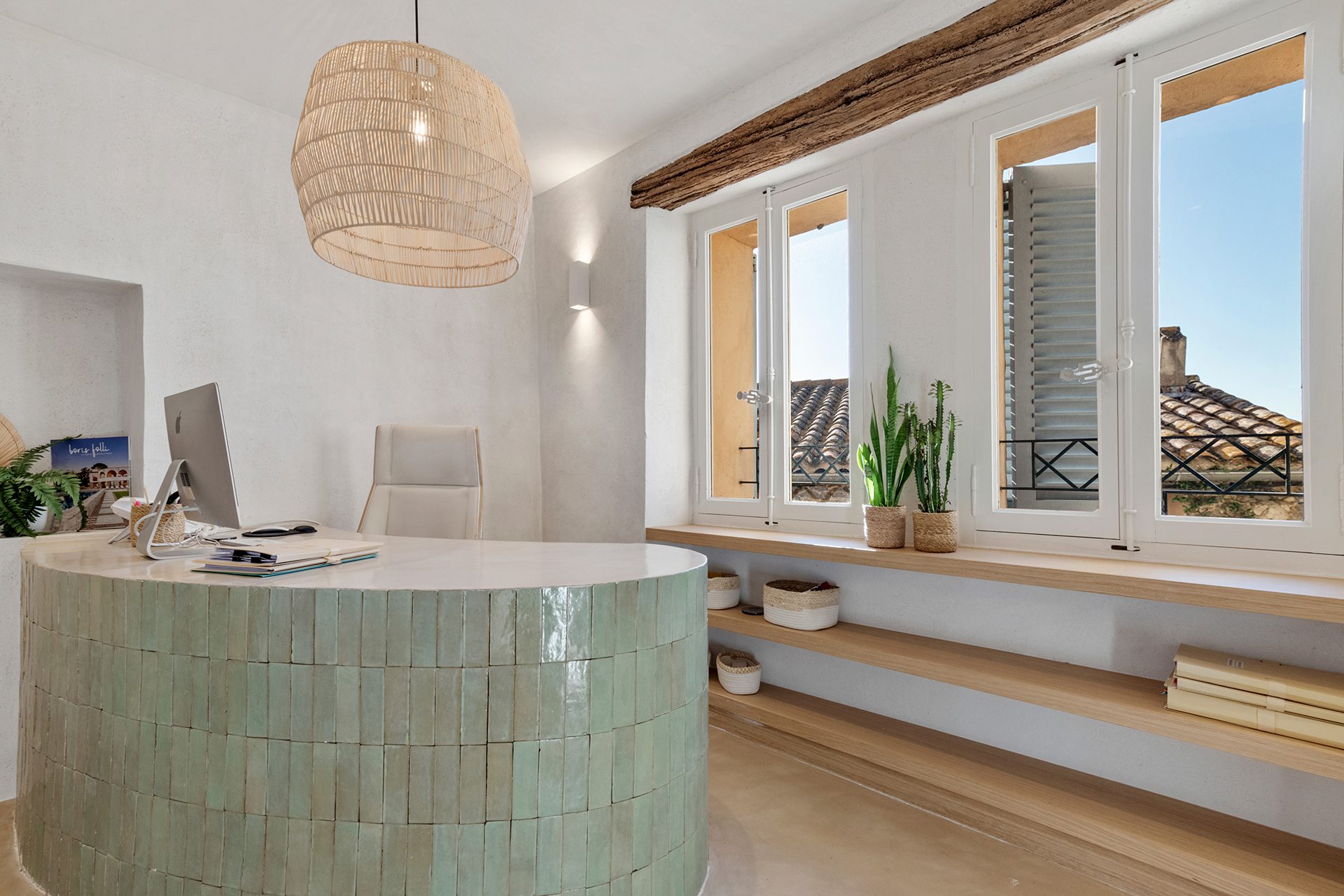 Amménagement intérieur de bureaux commerciaux à Gassin pour l'agence Boris Folli conception et maîtrise d'oeuvre Saint-Tropez et Architecture des Caps Gassin - Image 5